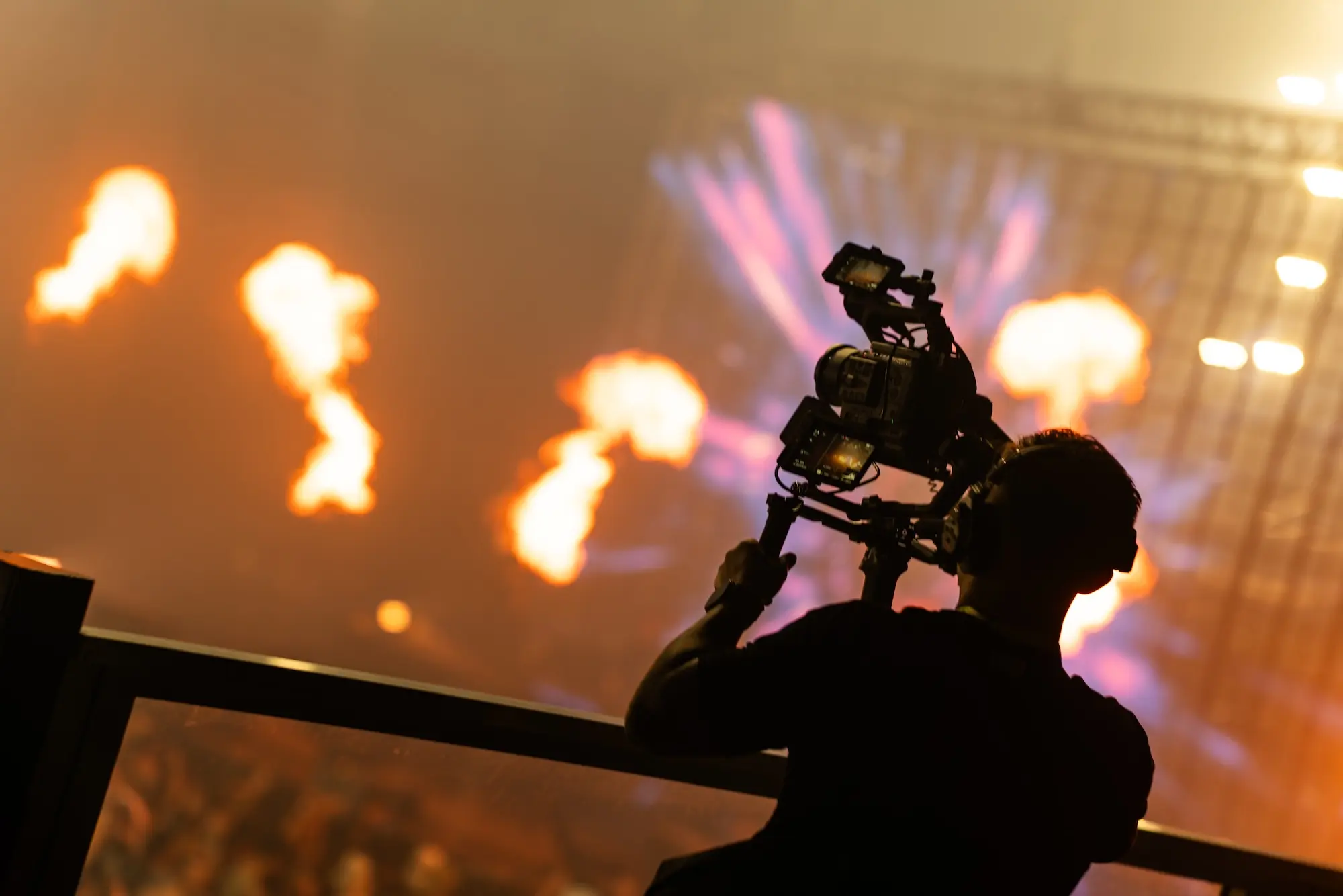 Jesse de Bakker filming